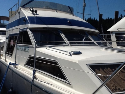 1985 Fairline 32 powerboat for sale in