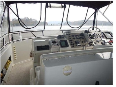 2000 Carver 406 powerboat for sale in Tennessee