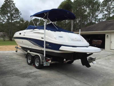 2006 Chaparral Sunesta 254 powerboat for sale in Florida