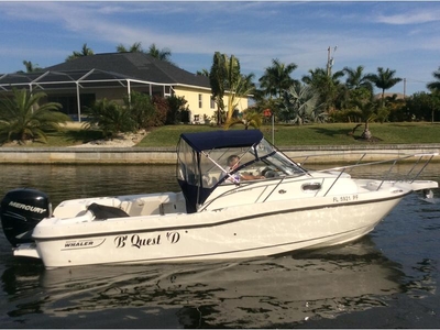 2010 Boston Whaler 235 Conquest powerboat for sale in Florida