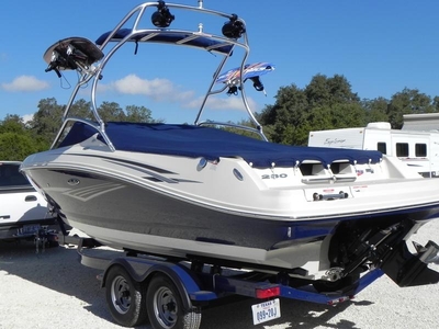 2010 Sea Ray 230 Select powerboat for sale in Texas