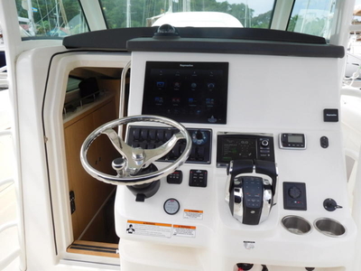 2016 Boston Whaler Outrage 370 powerboat for sale in