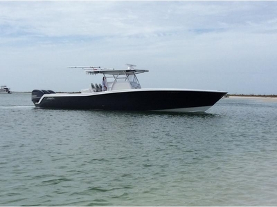 2016 Invincible 39 Center Console powerboat for sale in Florida