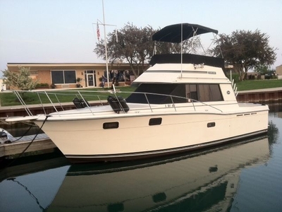 Carver Boats 3227 Convertible