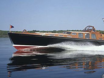 Classic motor yacht - LIBERTY - Hodgdon Yachts - traditional / flybridge / displacement