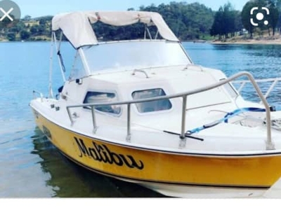 Haines Hunter V16C half cabin, with a Yamaha 90, a perfect family boat