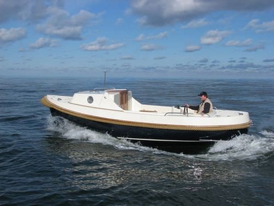 Inboard center console boat - 650 - Caravela Boatbuilders sp.k. - 6-person max. / with cabin / twin-berth