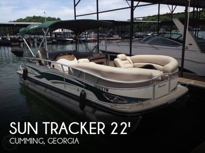 Sun Tracker Regency 22 Party Barge