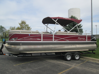 SUNTRACKER REGENCY 254 TRITOON, W/ 200HP, COVER, TRAILER INCLUDED, SELLING AT **NO RESREVE!!!