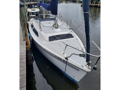 2004 Catalina 250 sailboat for sale in Florida