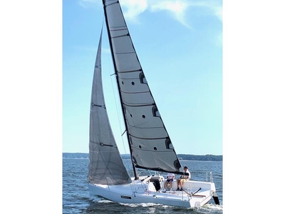 2015 Beneteau First 27SE Seascape edition sailboat for sale in New York