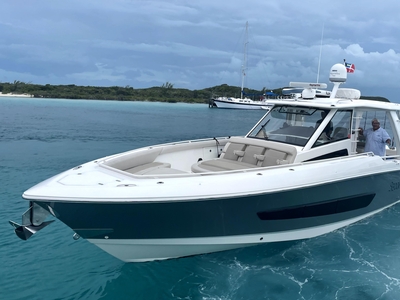 2019 Boston Whaler 420 Outrage Second Shot | 42ft