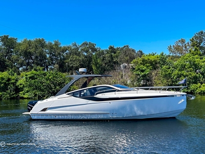 2023 Fairline F//Line 33 Outboard | 33ft