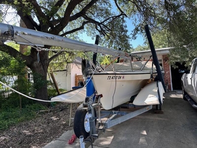 1983 Haines Hunter Super Tramp sailboat for sale in Texas