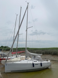 For Sale: First 25.7 lifting keel