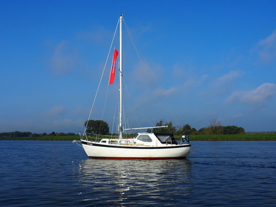 LM 27 (sailboat) for sale