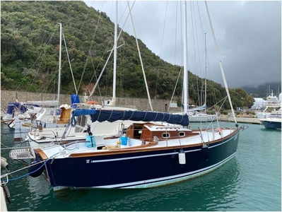 V Bottom 33 (sailboat) for sale