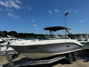 Sea Ray 230 SPX