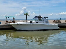Sea Ray 330 Express With 7.4 Mercruisers Velvet Drive Only 800 Hrs