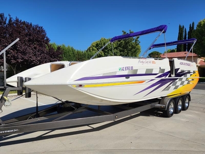 1999 Advantage 28XL Party Cat powerboat for sale in California