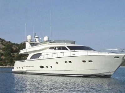 Ferretti yachts 810
