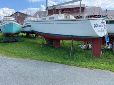 1984 PEARSON CENTERBOARD/SHOAL DRAFT sailboat for sale in Maryland
