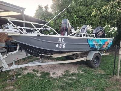 4.3 Stacer with 40hp 4 stroke outboard