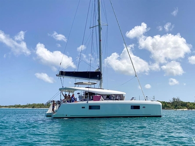 LAGOON 42 (2018) for sale