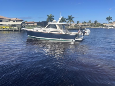 2006 Sabre Express Hardtop powerboat for sale in Florida