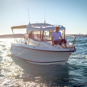 Outboard day fishing boat - 660 Pilothouse - Parker Poland - wheelhouse / 7-person max. / 5-person max.