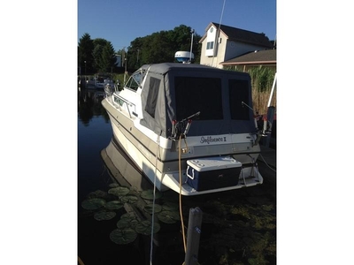 1989 Cruisers Inc Holiday 2670 powerboat for sale in Michigan