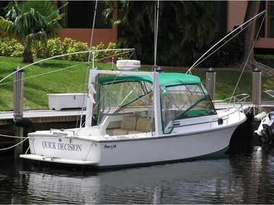 1989 Shamrock Cuddy Cabin powerboat for sale in Florida