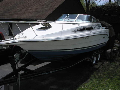 1993 Rinker Fiesta Vee 260 powerboat for sale in Illinois