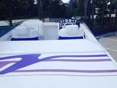 1999 Velocity 280 powerboat for sale in Florida