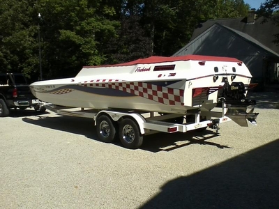 2000 Firehawk 2600 powerboat for sale in Kentucky