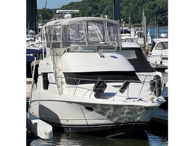 2003 Silverton 351 Sedan Bridge powerboat for sale in Connecticut