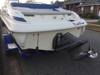 2005 Larson 286 powerboat for sale in Alabama