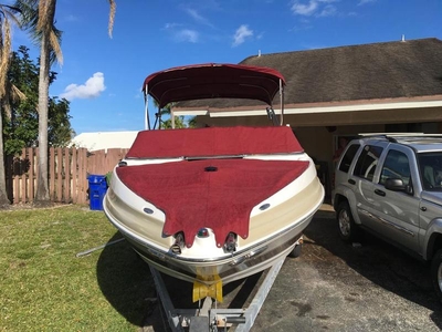 2005 Larson Larson LXI 228 powerboat for sale in Florida
