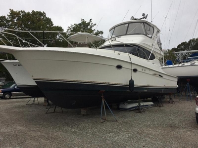 2006 Silverton 45 Convertible powerboat for sale in Rhode Island