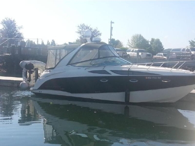 2009 Bayliner 300 Sunbridge powerboat for sale in Michigan
