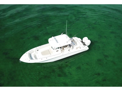 2018 Boston Whaler Outrage 330 powerboat for sale in Florida