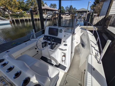 Boston Whaler 23 Outrage powerboat for sale in Florida