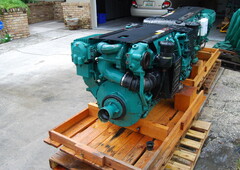 Volvo D6-370 Marine Diesels With DPH Duoprop Drives (Set Of TWO Engines!!)