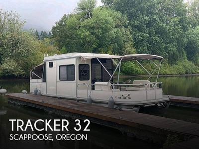 2005 Sun Tracker Party Cruiser 32 in Scappoose, OR