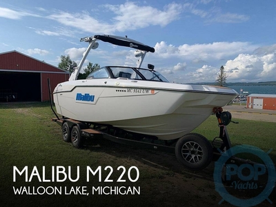 Malibu boats m220