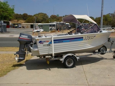 QUINTREX 488 SEABREEZE LOW HOURS RUNABOUT