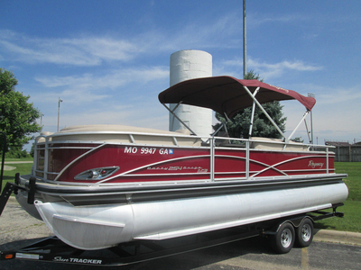 Chris Craft Launch 22-V8-Loaded-Inspected- Immaculate-80 Photos-With Trailer-NO RESERVE