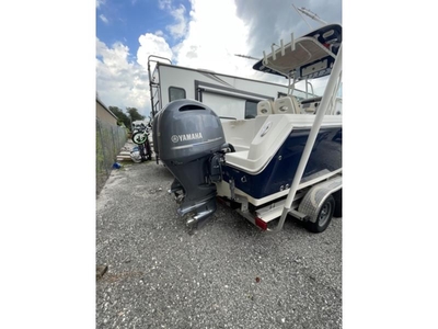 2019 Sailfish 242 CC powerboat for sale in Florida