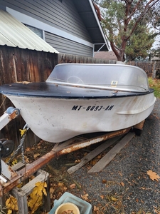 Double Hull 14' Boat Located In Kennewick, WA - No Trailer