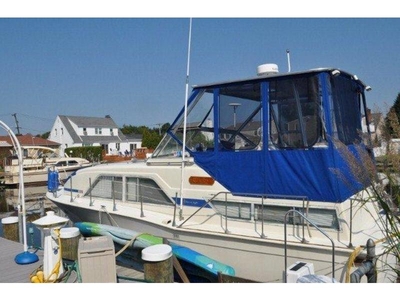 1974 Chris Craft 35 ft catalina Aft cabin powerboat for sale in New York
